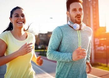 Benefícios da prática contínua de exercícios para profissionais da saúde