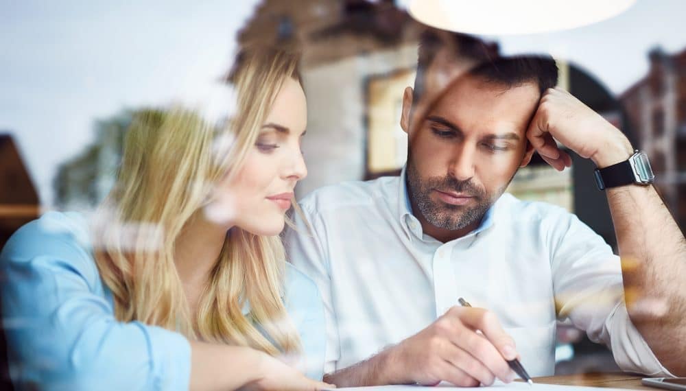 Vida de casal: como manter as contas em equilíbrio quando um dos dois perde o emprego