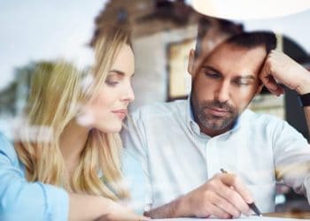 Vida de casal: como manter as contas em equilíbrio quando um dos dois perde o emprego