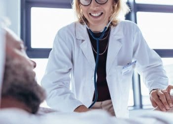 Política de ‘portas abertas’ na UTI diminui casos de delirium