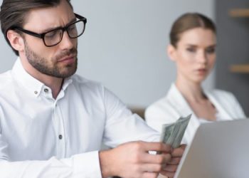 Alta do dólar: como aliviar o impacto nas finanças pessoais e na clínica