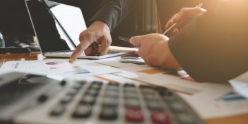 Tocando a Bola de Lado