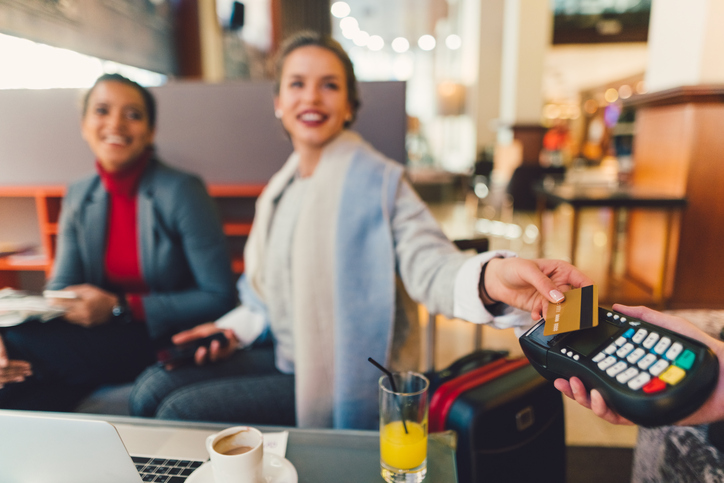 Entenda as novas regras do cartão de crédito e como as mudanças te afetam
