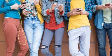 Tempo de tela pode influenciar na saúde mental dos adolescentes