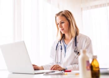 Currículo médico: como reforçar seus diferenciais