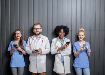 Redes sociais para clínicas e consultórios: o que pode e não pode ser feito