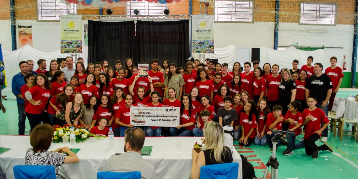 Projeto leva conceitos do cooperativismo para crianças e adolescentes