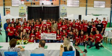 Projeto leva conceitos do cooperativismo para crianças e adolescentes