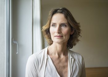 Tabagismo pode afetar hormônios e antecipar menopausa