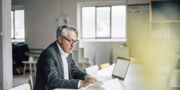 Como escolher entre consultório alugado e coworking médico?