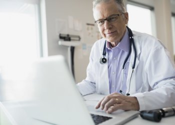 Como escolher um seguro empresarial para sua clínica?