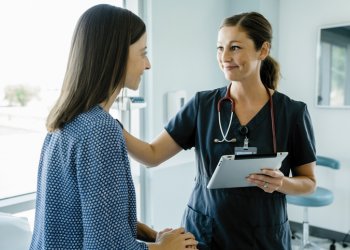 Qual a importância do atendimento humanizado na clínica médica?