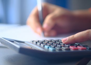 Dicas para fechar as contas do consultório no azul