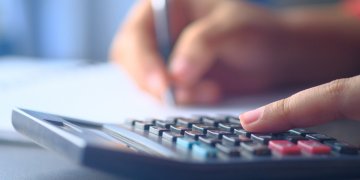 Dicas para fechar as contas do consultório no azul