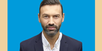 Lá fora e aqui dentro