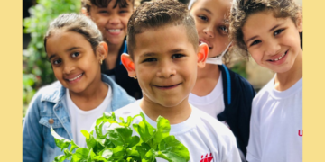 Seguradora leva brinquedos, diversão e conhecimento à instituição social