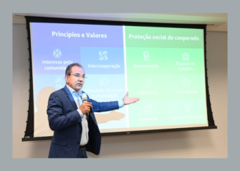 Helton Freitas ministra palestra sobre cooperativismo para estudantes de Medicina