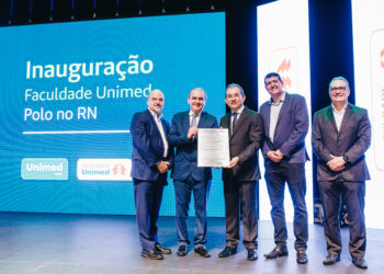 Faculdade Unimed inaugura polo em Natal, com entrega de certificados à primeira turma de formandos