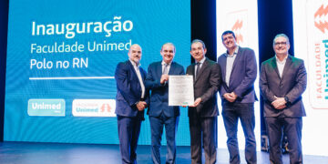 Faculdade Unimed inaugura polo em Natal, com entrega de certificados à primeira turma de formandos