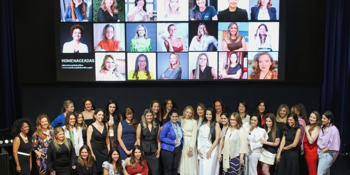 Superintendente de Marketing da Seguros Unimed recebe Prêmio Liderança Feminina 2025