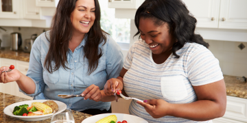 Webinar da Faculdade Unimed aborda desafios e modelos de cuidado no TEA