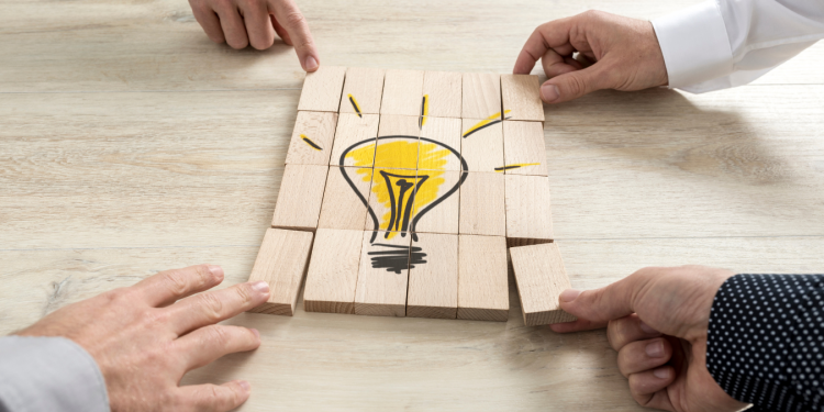 Webinar da Faculdade Unimed aborda desafios e modelos de cuidado no TEA