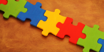 Webinar da Faculdade Unimed aborda desafios e modelos de cuidado no TEA